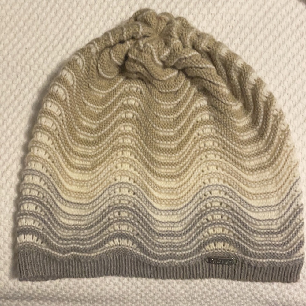 Stylish Calvin Klein knit beanie ☃️❄️
